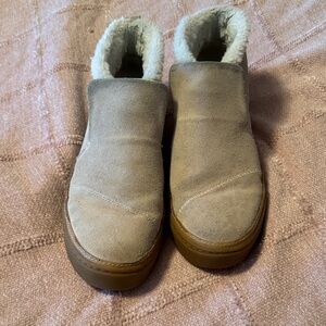 Toms Tan Ankle Boots with Faux Fur Lining